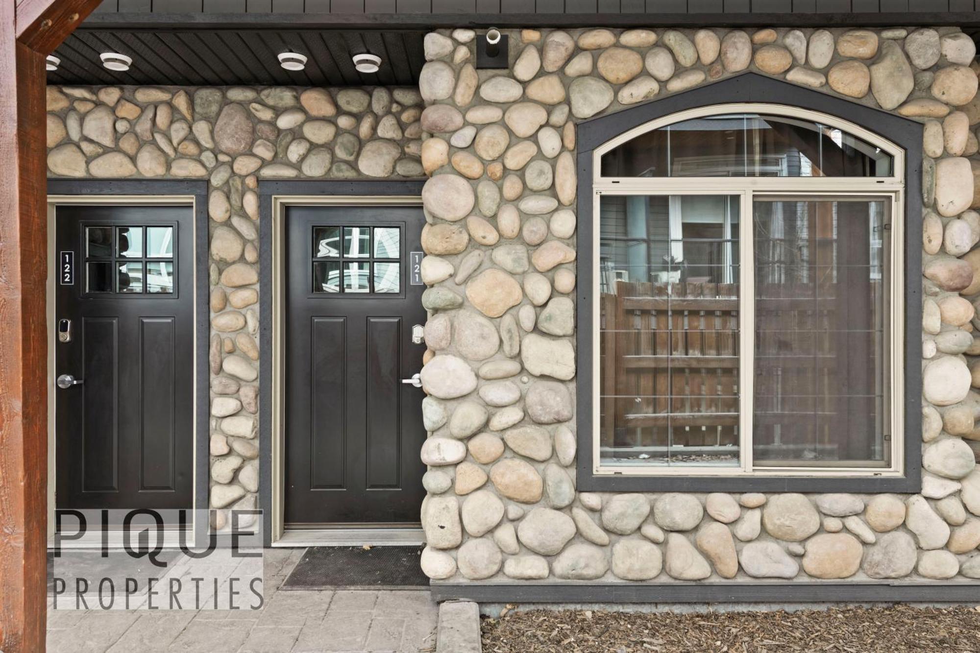 Mystic Mountain Chalet, Heated Outdoor Pool & Hot Tub, Free Parking, Fast Wifi! 坎莫尔 外观 照片